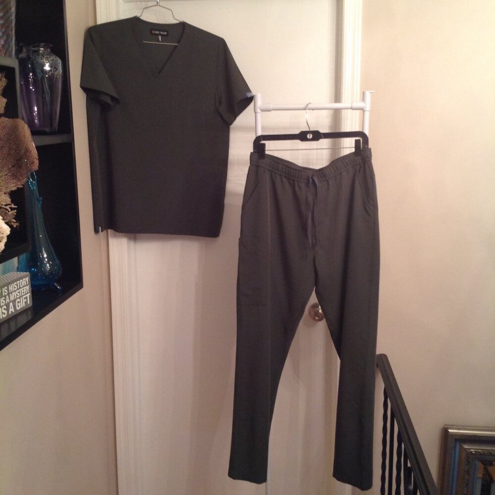 EUC Med Tailor Custom Scrubs Set Pants Shirt Top Olive Army Green L